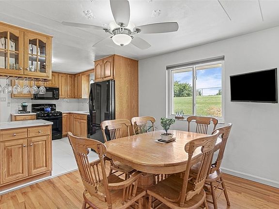 3rd image of 208 McChain Rd