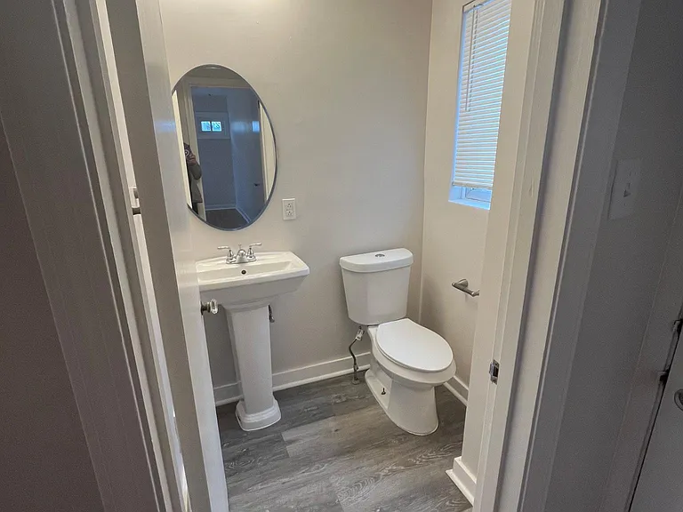 1/2 bath