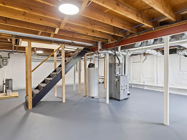 116 Winchester Dr — Photo 34