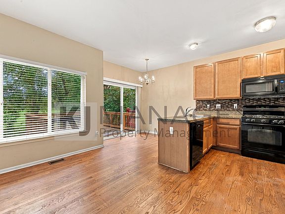 5th image of 2195 Preserve Cir E