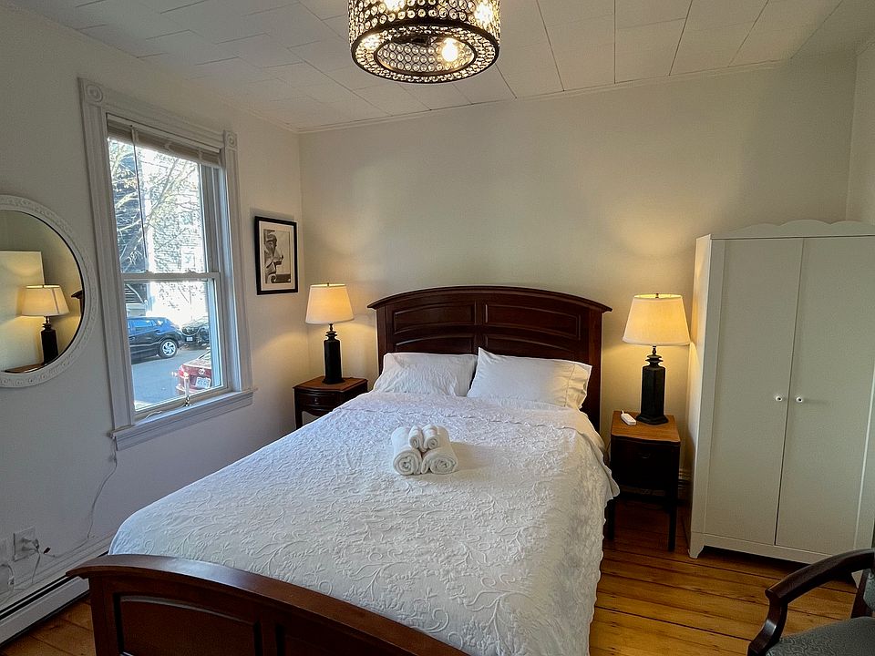 Queen bedroom