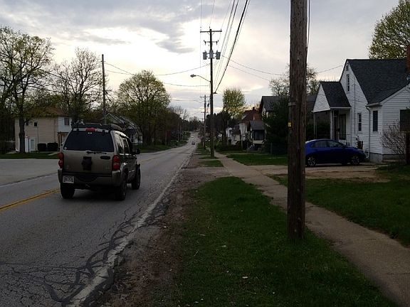 4th image of 2483 Triplett Blvd
