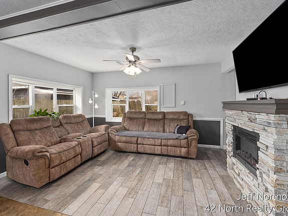 5th image of 11769 Old Belding Rd NE