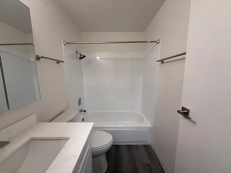 Lawton Park Villas- One month free- 2 Bed / 2 Bath Space to Live, Room to Breathe, All Yours. Mag... — Photo 25