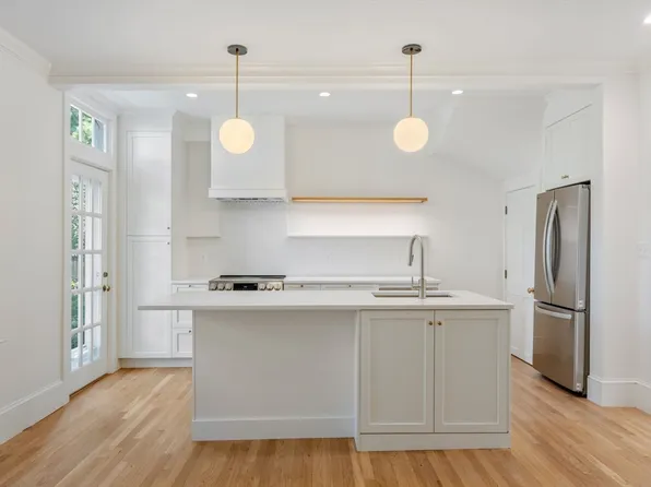 24 Sparks St #0, Cambridge, MA 02138