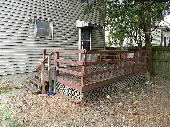 3rd image of 678 Wood St