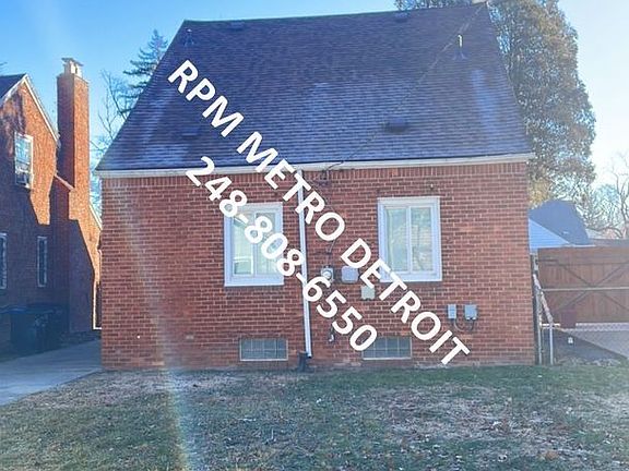 3rd image of 15767 Plainview Ave #Alm