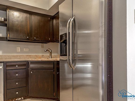 4th image of 6947 S Jeffery Blvd APT 3L