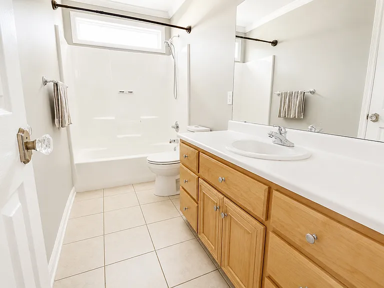 3829 Edinburg Cir — Photo 24