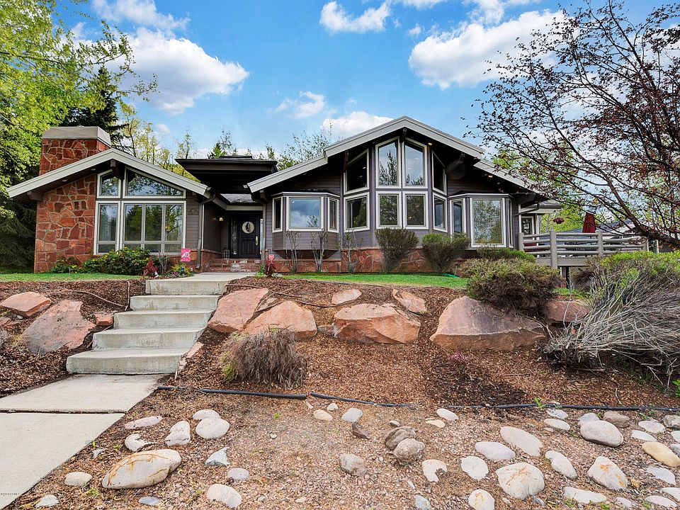 1st image of 77 Thaynes Canyon Dr