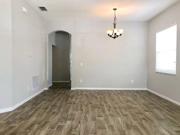 590 Horseman Dr — Photo 3