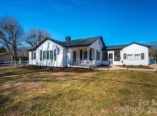 1429 17th Ave NE, Hickory, NC 28601