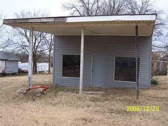 2nd image of 930 W Mississippi St