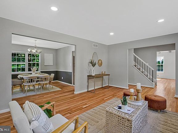 3rd image of 1224 Pleasant Valley Dr