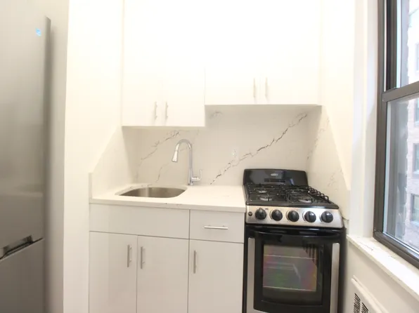 240 East 46th Street image 8 of 11