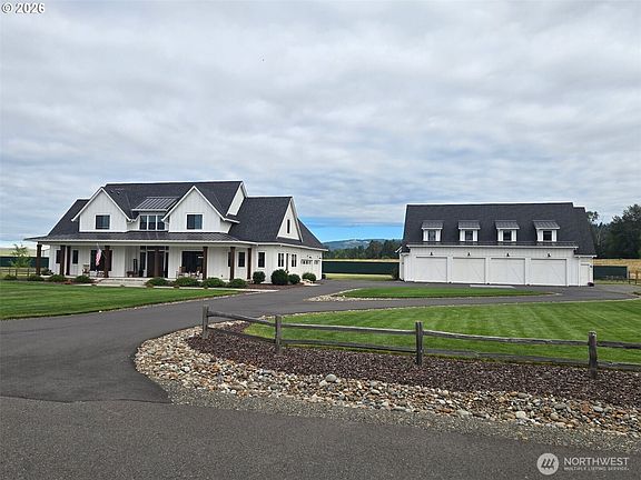 2nd image of 370 Tulip Lane