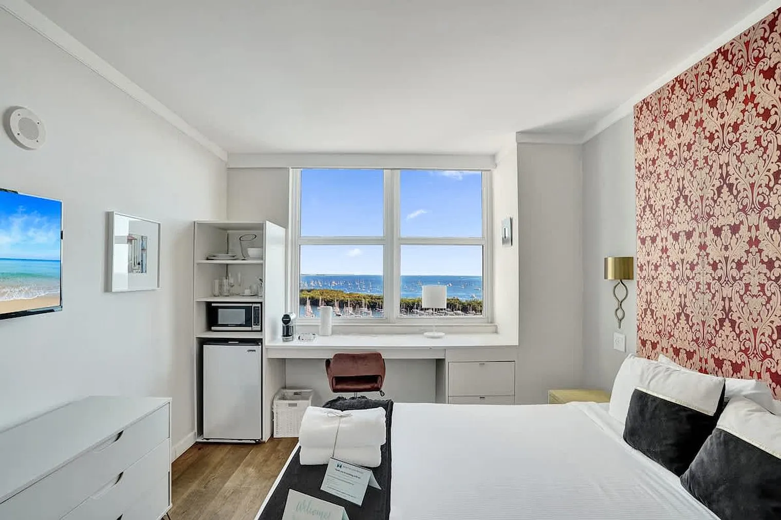 Studio, 1.0 bath, 387 sqft, $8,902 — Photo 2