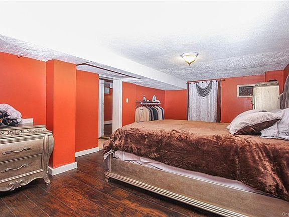 3rd image of 37 E Lincoln Ave
