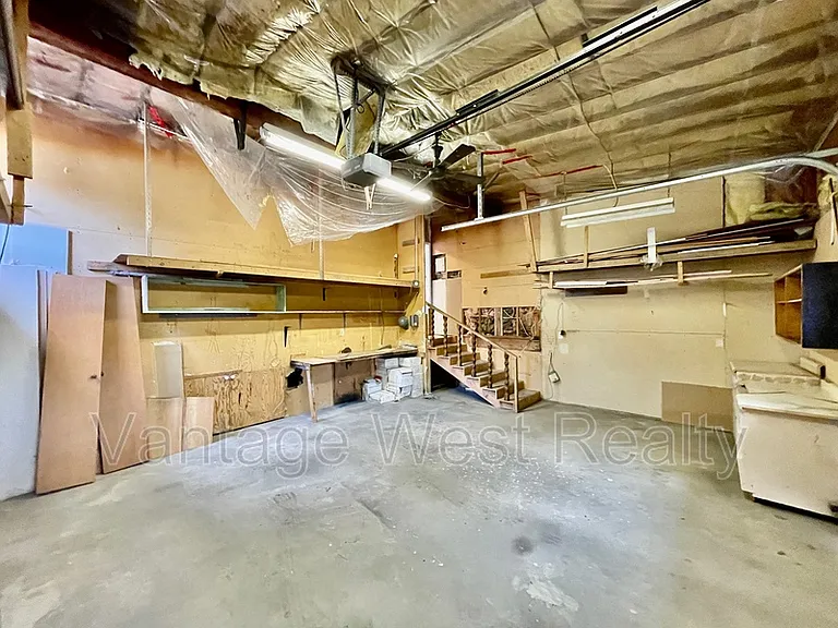 1319 Kelglen Cres #A — Photo 42
