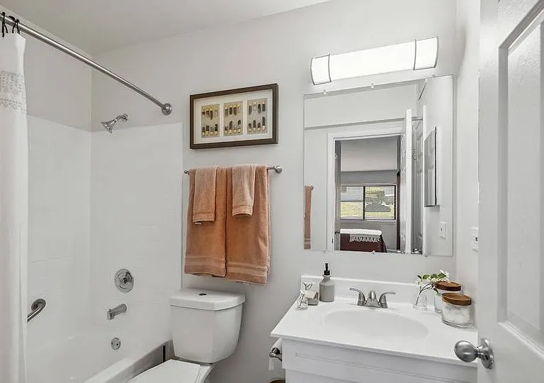 Arrive Oak Brook Heights — Photo 14