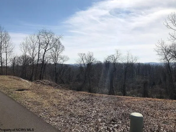 32 Springston Dr, Fairmont, WV 26554