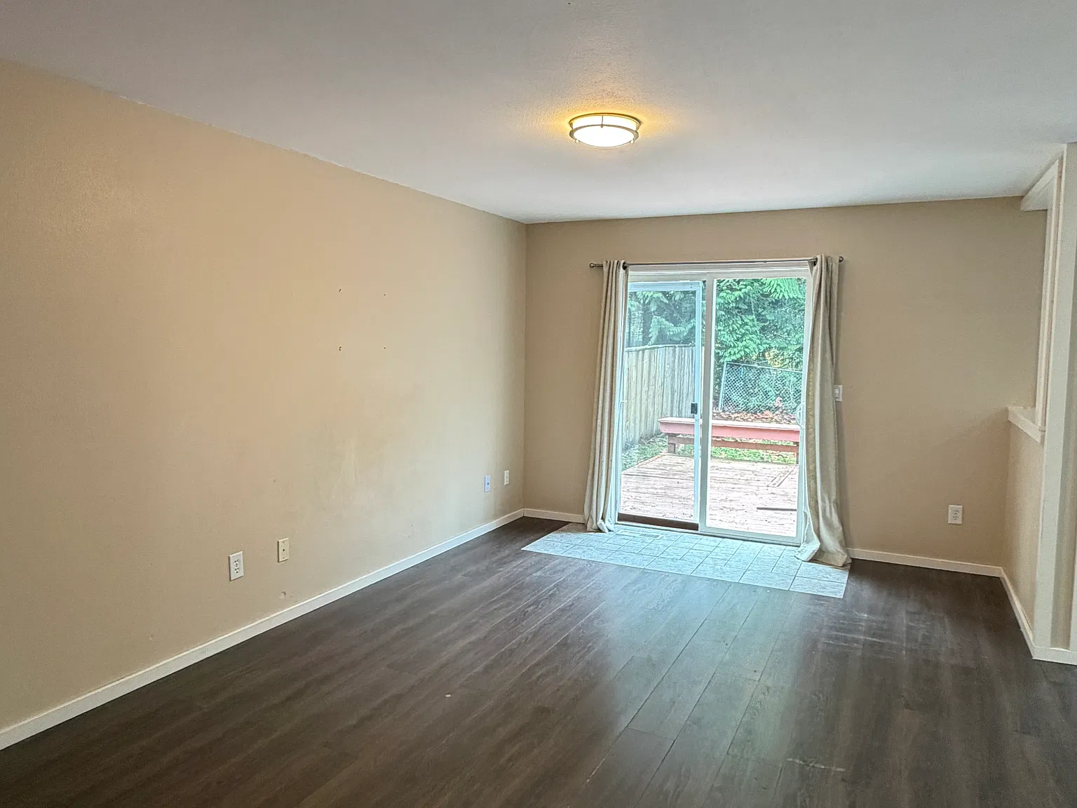 4 bed, 2.5 bath, 2146 sqft, $3,200 — Photo 4