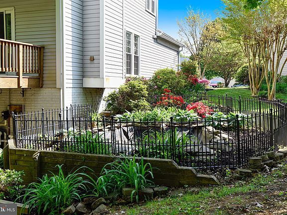 5th image of 1003 Rosslare Ct