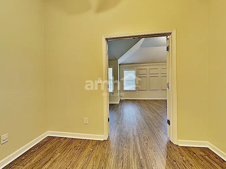 9289 Oakengate Cv — Photo 17