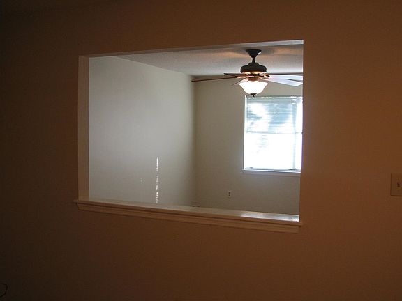 4th image of 122 Doss Ln NE