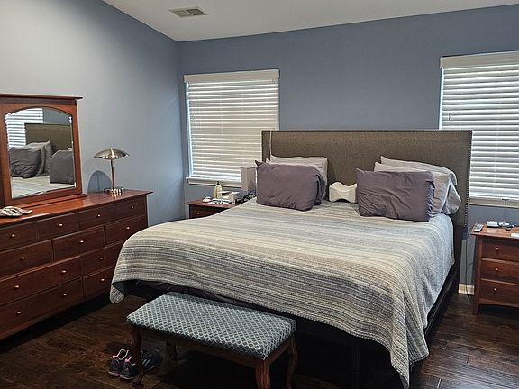 4th image of 518 E Fawn Ln #518