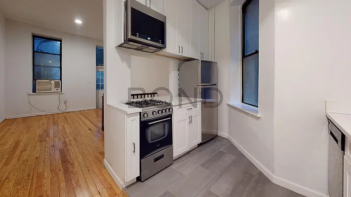 Rented by Bond New York | media 11