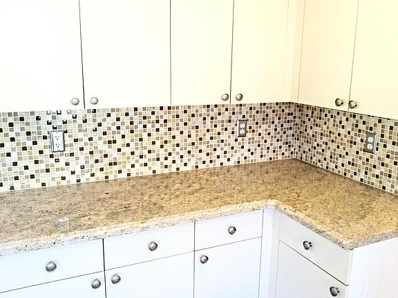 NEW GRANITE KITCHEN COUNTERS