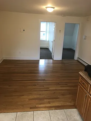 Rented by Halvatzis Realty | media 13