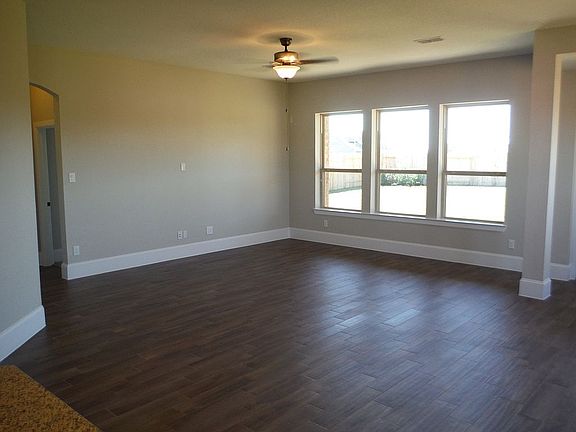 4th image of 22 Fountain Bend Ln