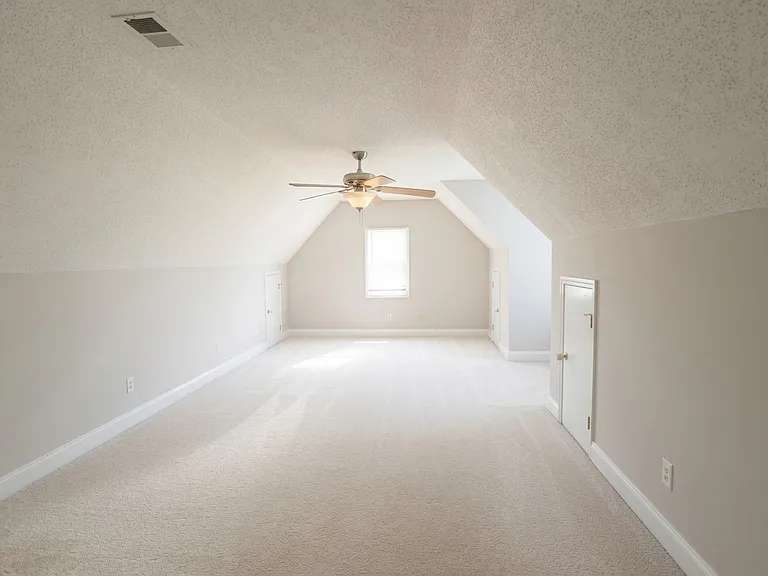 35 Belmont Dr — Photo 16