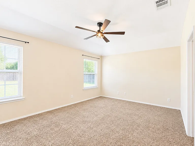 112 Tripp Trl — Photo 10