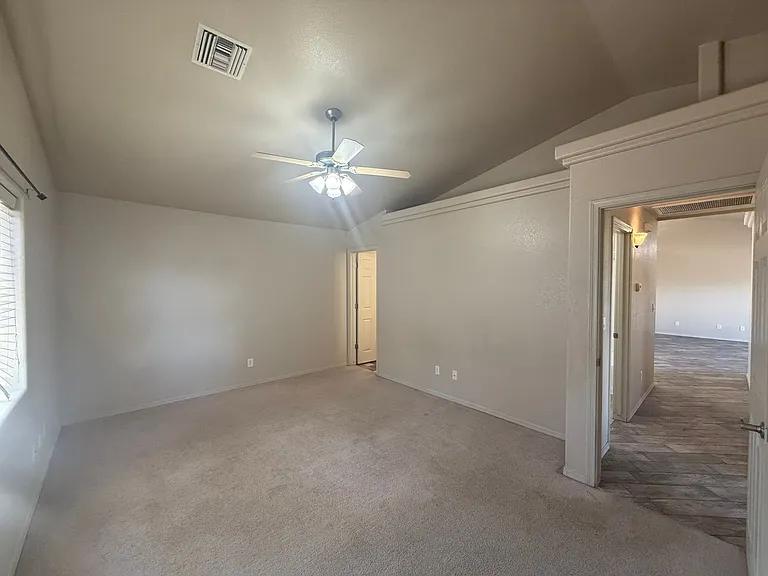 1420 Jefferson St — Photo 7