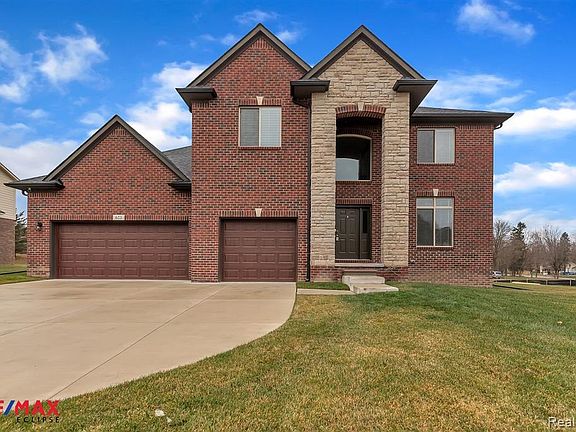 3rd image of 623 Stoney Pointe Cir