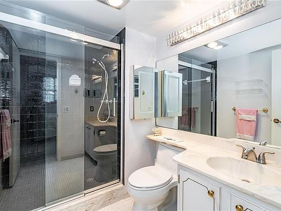 3rd image of 9500 N Hollybrook Lake Dr APT 109