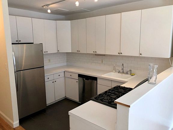 3rd image of 13 Avenue A APT 2