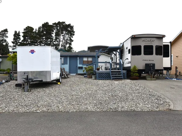 19 Pond Ln, Lakeside, OR 97449