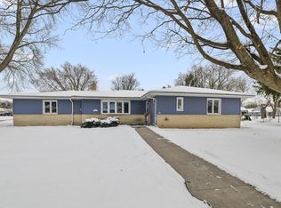 206 South St, Juneau, WI 53039