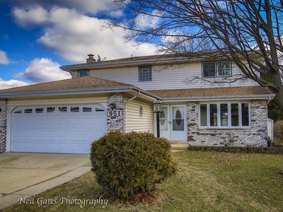 951 Dearborn Cir, Carol Stream, IL, 60188