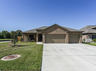 411 Pebble Dr, Dayton, TX 77535