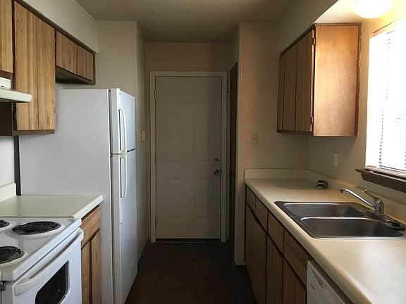 3rd image of 5326 Gawain Dr
