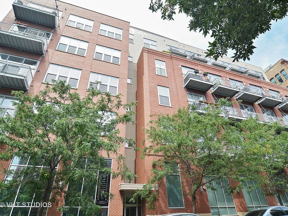 1st image of 824 W Superior St #B309