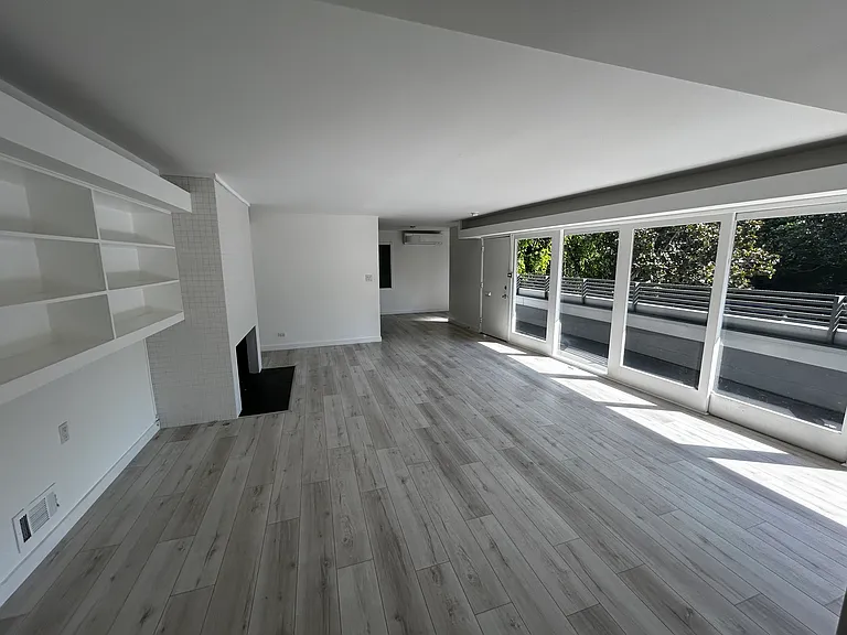 939 Hilgard Ave — Photo 4
