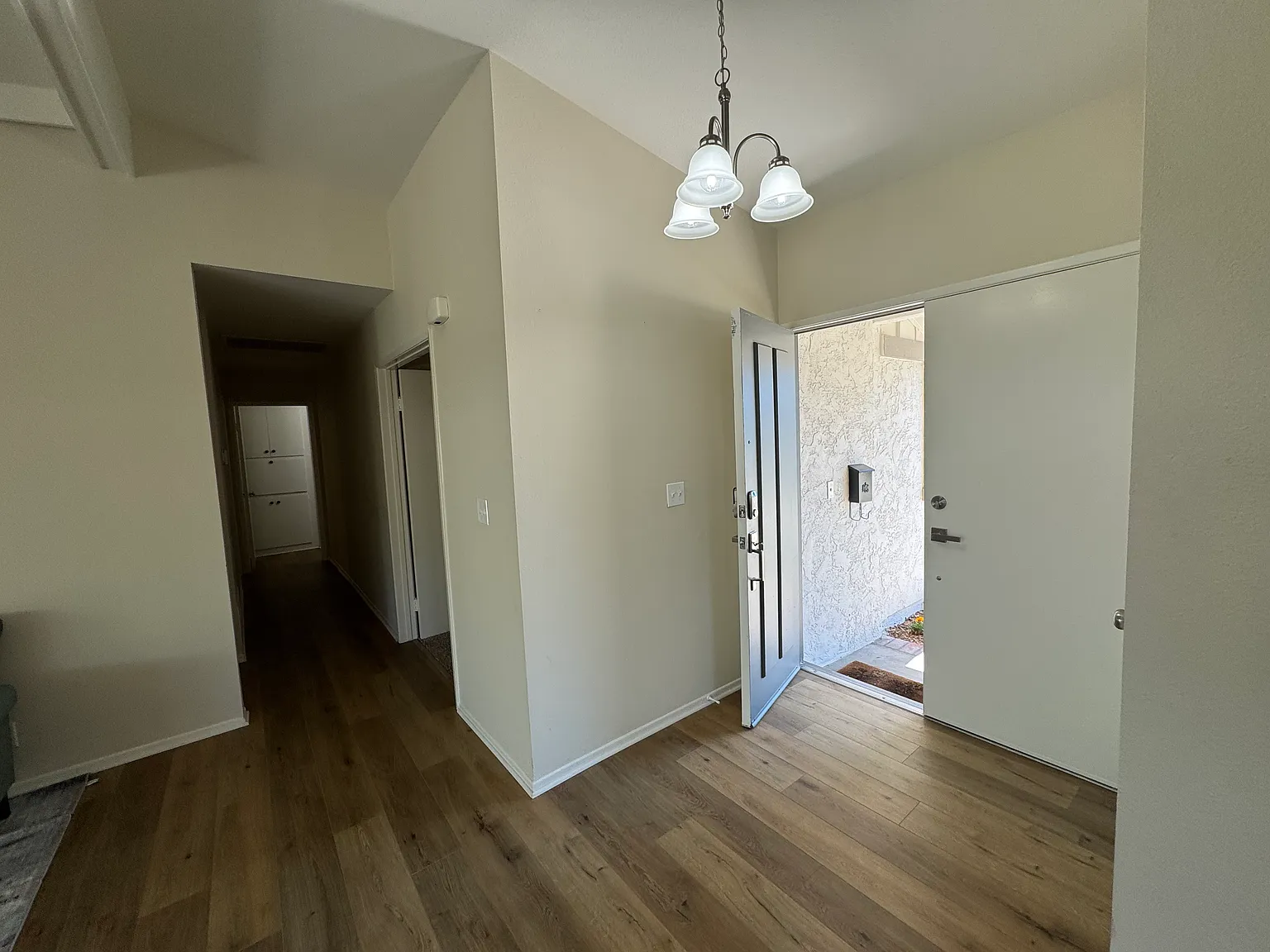 3 bed, 1450 sqft, $4,500 — Photo 4