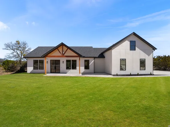 473 Highland Meadows, Bandera, TX 78003