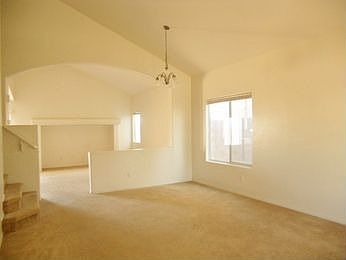 5th image of 718 W Gibson Ave